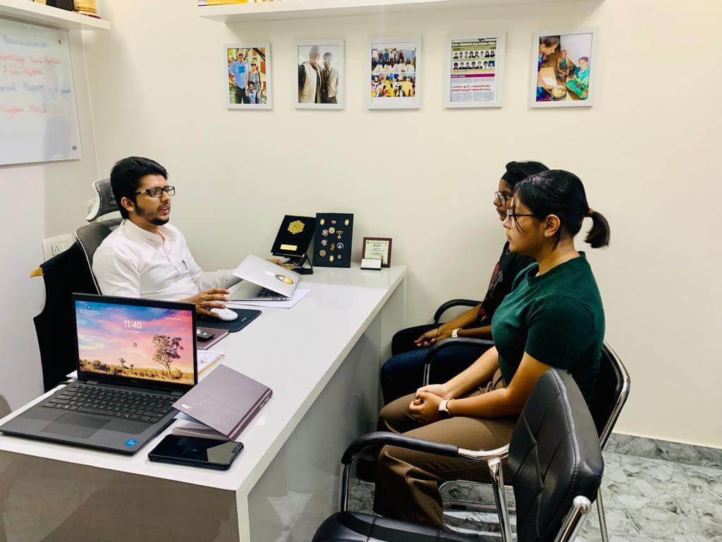 popular k12 igcse school in bangalore Ekya Schoo student creative careers