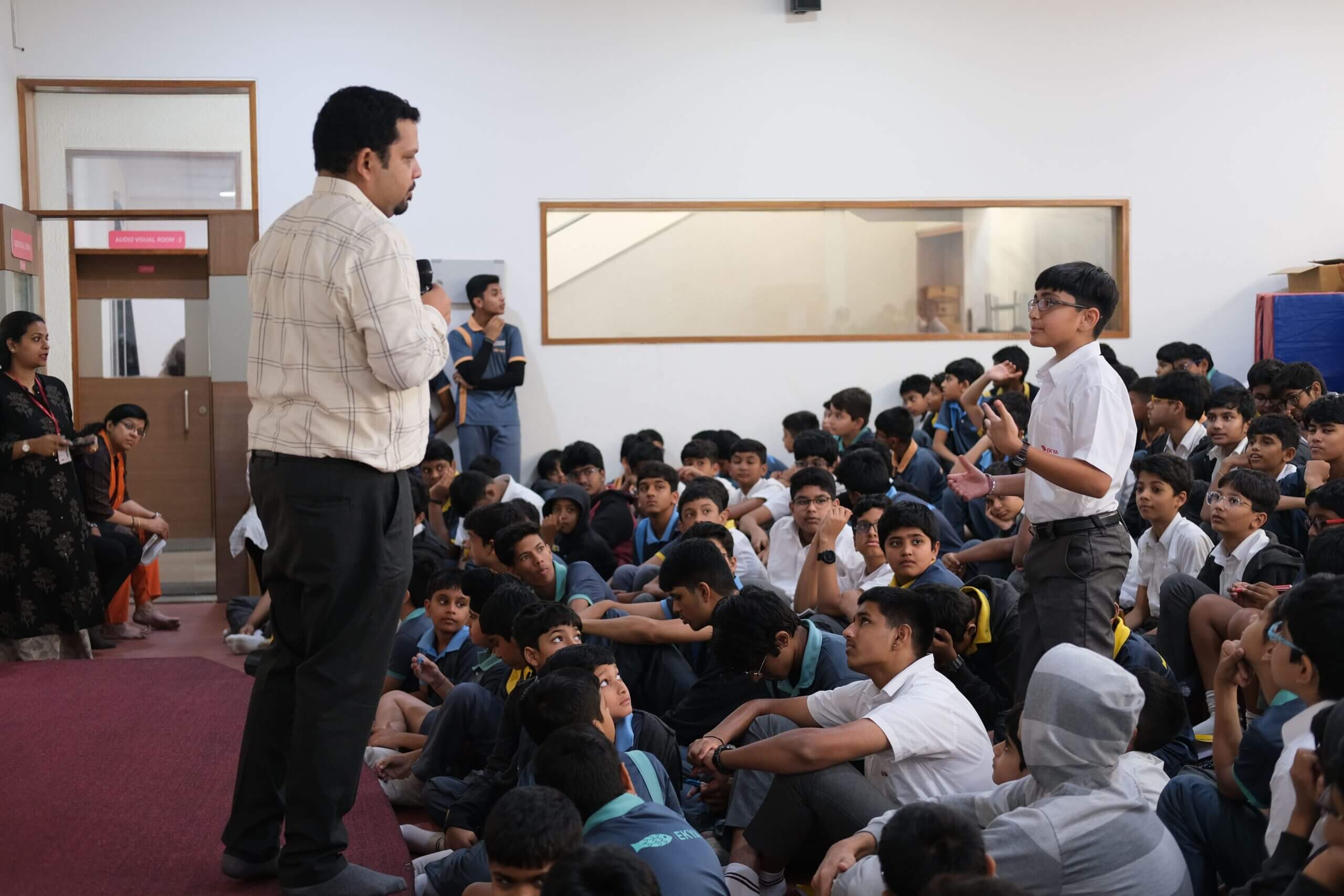 top schools bangalore Ekya school students sitting inside the classroom